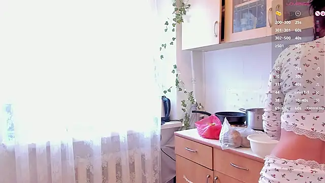 Snapshot of Julia__Frey chatting on 11/08/25, 05:40 Julia Frey online show from 11/08/25, 05:40