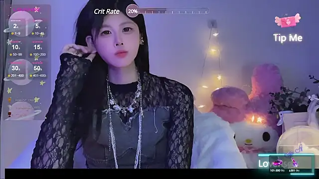 Snapshot of O0_0Q chatting on 12/15/24, 01:00 O0 0Q online show from 12/15/24, 01:00