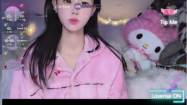 Snapshot of O0_0Q chatting on 12/21/24, 07:06 O0 0Q online show from 12/21/24, 07:06