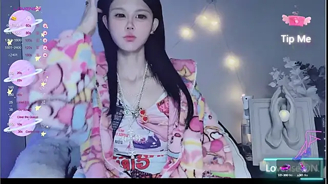 Snapshot of O0_0Q chatting on 12/27/24, 04:43 O0 0Q online show from 12/27/24, 04:43