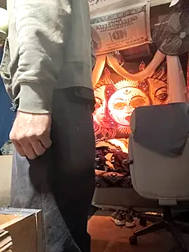 Gillygilly76 online show from 03/16/25, 10:00