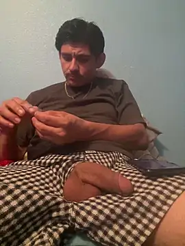 Snapshot of parTy20344 chatting on 09/24/25, 03:43 parTy20344 online show from 09/24/25, 03:43