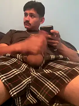 Snapshot of parTy20344 chatting on 11/21/25, 09:46 parTy20344 online show from 11/21/25, 09:46