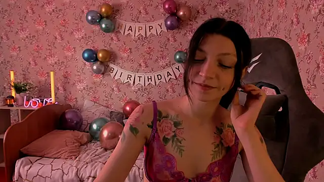 Lolly Haze online show from 11/23/25, 04:12