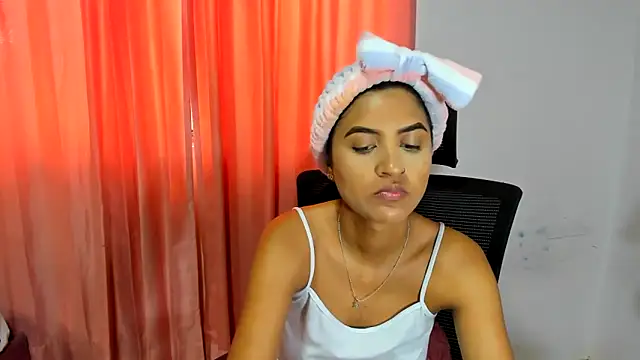 Snapshot of FalakRese chatting on 10/04/25, 07:12 FalakRese online show from 10/04/25, 07:12