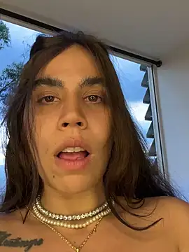 Cuteandhornyy online show from 03/10/25, 11:06