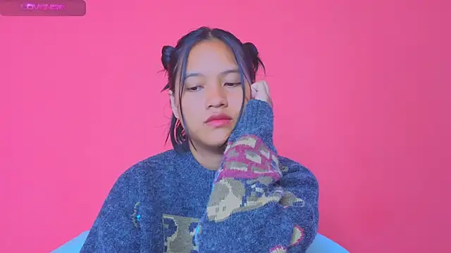 Snapshot of Natsu__ chatting on 12/04/24, 01:58 Natsu online show from 12/04/24, 01:58