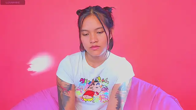 Snapshot of Natsu__ chatting on 12/13/24, 09:24 Natsu online show from 12/13/24, 09:24