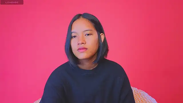 Snapshot of Natsu__ chatting on 12/19/24, 02:01 Natsu online show from 12/19/24, 02:01