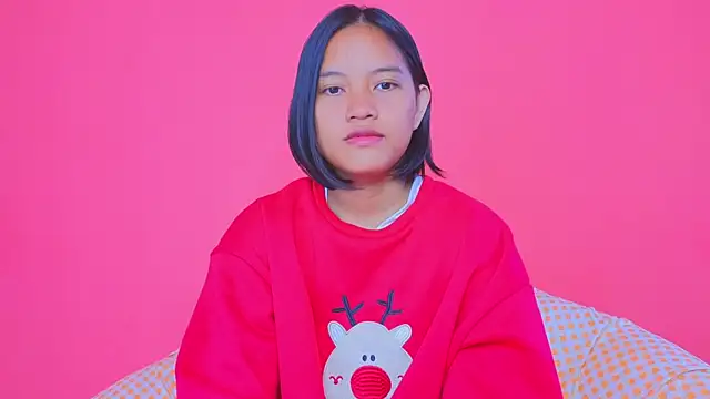 Snapshot of Natsu__ chatting on 12/23/24, 02:02 Natsu online show from 12/23/24, 02:02