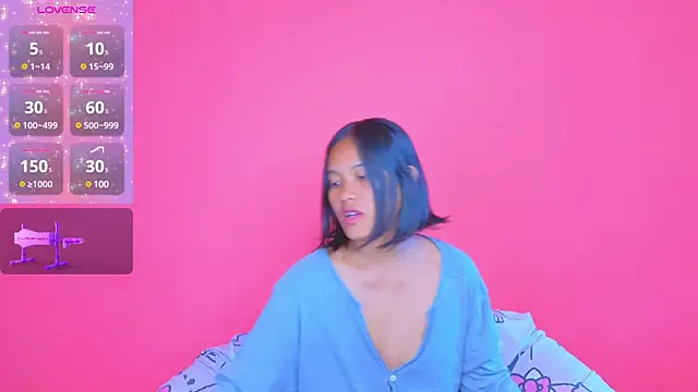 Snapshot of Natsu__ chatting on 01/15/25, 05:50 Natsu online show from 01/15/25, 05:50