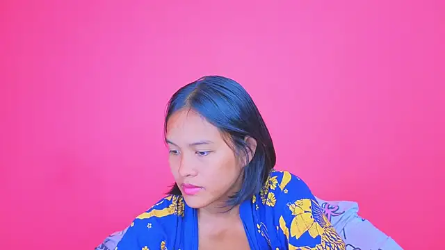 Snapshot of Natsu__ chatting on 01/16/25, 10:21 Natsu online show from 01/16/25, 10:21