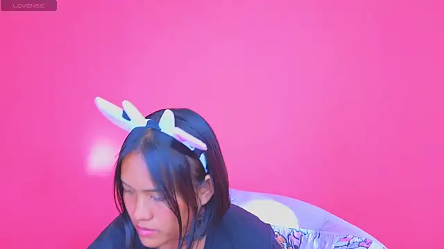 Snapshot of Natsu__ chatting on 01/17/25, 09:28 Natsu online show from 01/17/25, 09:28