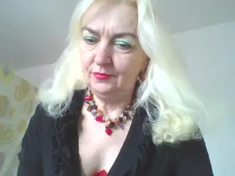 Snapshot of Meri798 chatting on 02/15/25, 01:38 Meri798 online show from 02/15/25, 01:38