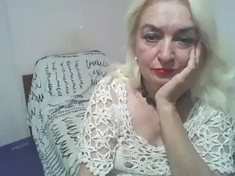 Snapshot of Meri798 chatting on 09/09/25, 08:19 Meri798 online show from 09/09/25, 08:19