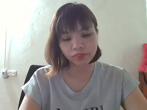 Angela-Eira online show from 10/06/25, 08:56