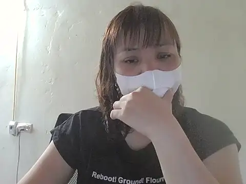 Snapshot of Angela-Eira chatting on 05/25/26, 10:32 Angela-Eira online show from 05/25/26, 10:32