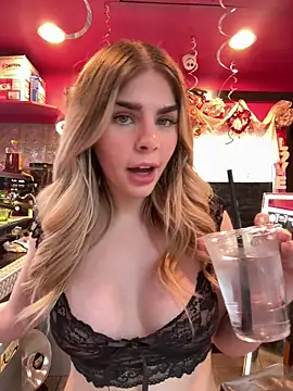 Snapshot of delicioussdixie chatting on 02/19/25, 08:41 delicioussdixie online show from 02/19/25, 08:41