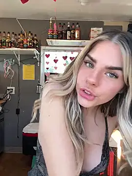 Snapshot of delicioussdixie chatting on 03/01/25, 04:11 delicioussdixie online show from 03/01/25, 04:11