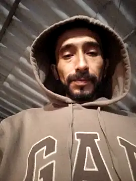 Snapshot of weedmanhot28 chatting on 11/04/25, 01:27 weedmanhot28 online show from 11/04/25, 01:27