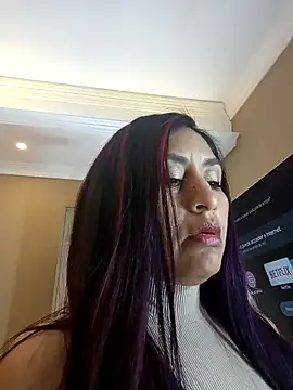 Snapshot of MonicaMoret chatting on 01/25/25, 12:05 MonicaMoret online show from 01/25/25, 12:05