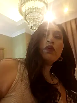 Snapshot of MonicaMoret chatting on 02/07/25, 12:06 MonicaMoret online show from 02/07/25, 12:06