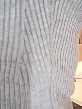 Snapshot of MonicaMoret chatting on 03/04/25, 12:22 MonicaMoret online show from 03/04/25, 12:22