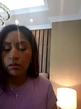 Snapshot of MonicaMoret chatting on 03/07/25, 12:01 MonicaMoret online show from 03/07/25, 12:01