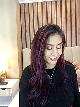 Snapshot of MonicaMoret chatting on 03/11/25, 12:17 MonicaMoret online show from 03/11/25, 12:17