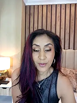 Snapshot of MonicaMoret chatting on 03/12/25, 12:15 MonicaMoret online show from 03/12/25, 12:15