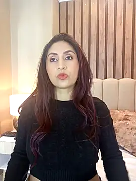 Snapshot of MonicaMoret chatting on 03/14/25, 12:18 MonicaMoret online show from 03/14/25, 12:18