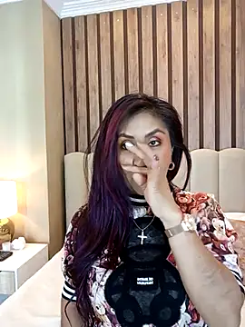 Snapshot of MonicaMoret chatting on 03/18/25, 12:03 MonicaMoret online show from 03/18/25, 12:03