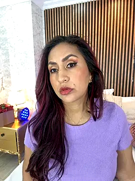 Snapshot of MonicaMoret chatting on 10/01/25, 12:11 MonicaMoret online show from 10/01/25, 12:11