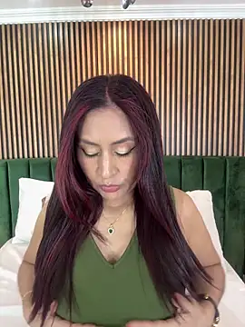 Snapshot of MonicaMoret chatting on 04/18/26, 12:20 MonicaMoret online show from 04/18/26, 12:20