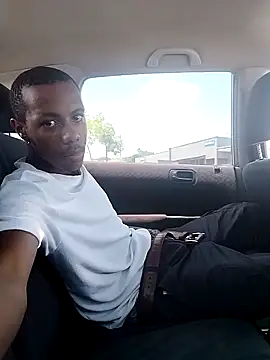 Snapshot of bobzerr chatting on 02/10/26, 10:30 bobzerr online show from 02/10/26, 10:30