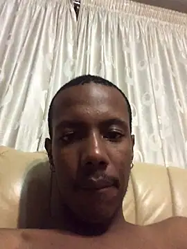 Snapshot of bobzerr chatting on 02/11/26, 08:47 bobzerr online show from 02/11/26, 08:47