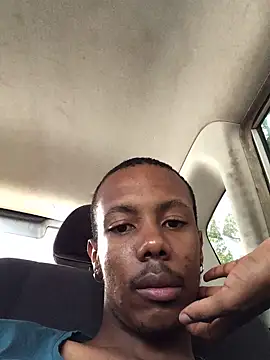 Snapshot of bobzerr chatting on 02/16/26, 08:43 bobzerr online show from 02/16/26, 08:43