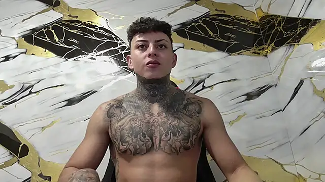 Snapshot of Kevin22_222 chatting on 01/03/25, 03:05 Kevin22 222 online show from 01/03/25, 03:05