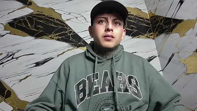 Snapshot of Kevin22_222 chatting on 01/14/25, 02:50 Kevin22 222 online show from 01/14/25, 02:50