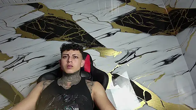 Snapshot of Kevin22_222 chatting on 01/28/25, 11:07 Kevin22 222 online show from 01/28/25, 11:07