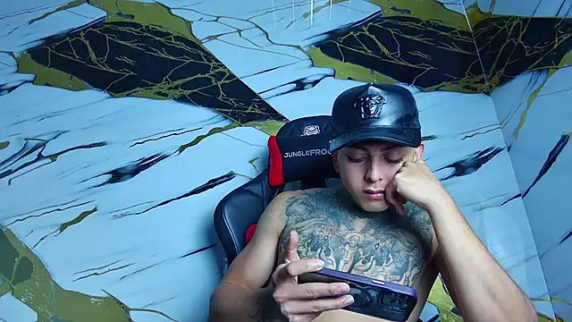 Snapshot of Kevin22_222 chatting on 01/29/25, 02:09 Kevin22 222 online show from 01/29/25, 02:09