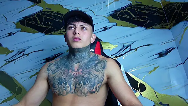 Snapshot of Kevin22_222 chatting on 01/29/25, 05:19 Kevin22 222 online show from 01/29/25, 05:19