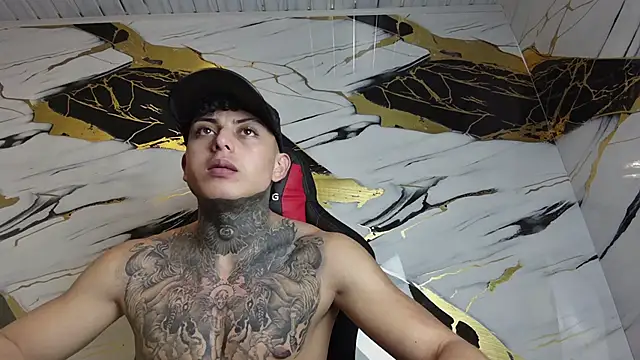 Snapshot of Kevin22_222 chatting on 01/31/25, 02:04 Kevin22 222 online show from 01/31/25, 02:04