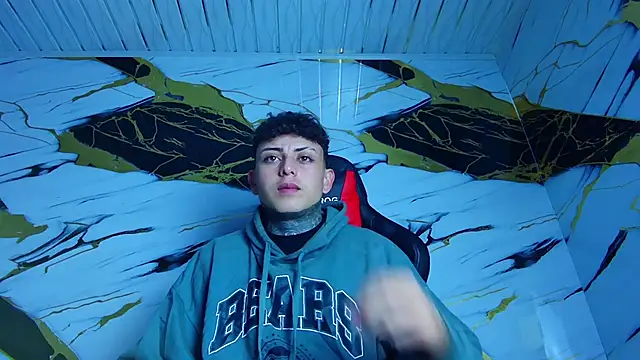 Snapshot of Kevin22_222 chatting on 02/01/25, 07:26 Kevin22 222 online show from 02/01/25, 07:26