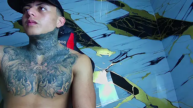 Snapshot of Kevin22_222 chatting on 02/03/25, 08:13 Kevin22 222 online show from 02/03/25, 08:13