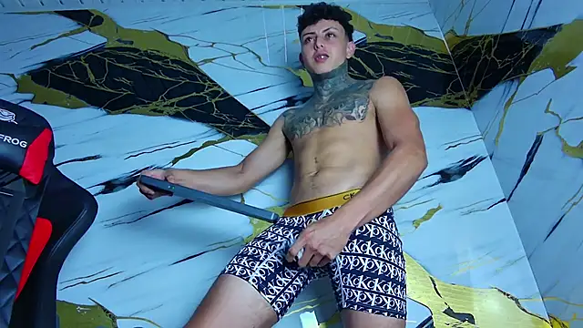 Snapshot of Kevin22_222 chatting on 02/13/25, 08:17 Kevin22 222 online show from 02/13/25, 08:17