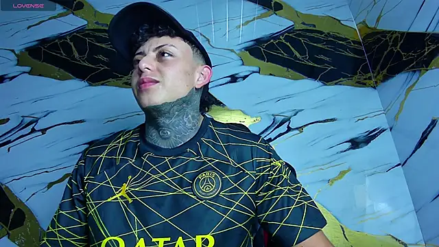 Snapshot of Kevin22_222 chatting on 03/02/25, 04:50 Kevin22 222 online show from 03/02/25, 04:50