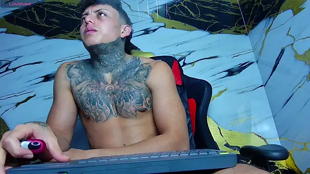 Snapshot of Kevin22_222 chatting on 03/02/25, 10:56 Kevin22 222 online show from 03/02/25, 10:56