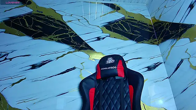 Snapshot of Kevin22_222 chatting on 03/05/25, 04:24 Kevin22 222 online show from 03/05/25, 04:24