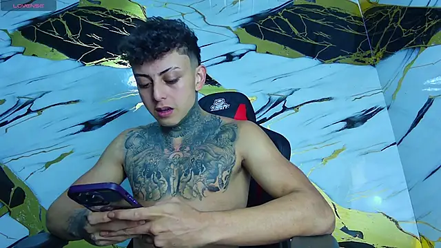 Snapshot of Kevin22_222 chatting on 03/15/25, 01:19 Kevin22 222 online show from 03/15/25, 01:19